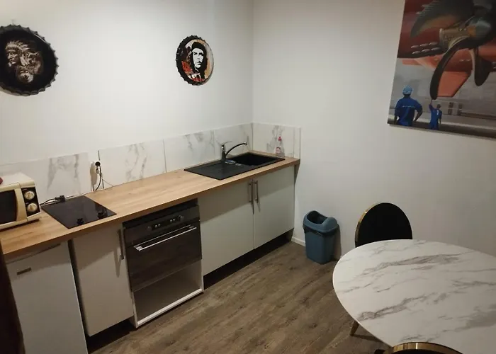 Le Gutenberg Au Coeur Du Marche De Noel De Страсбург